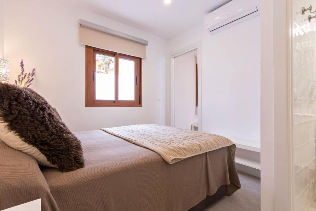 Castilla Triana Courtyard By Valcambre Appartement